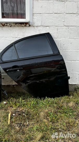 Дверь на mitsubishi lancer 10