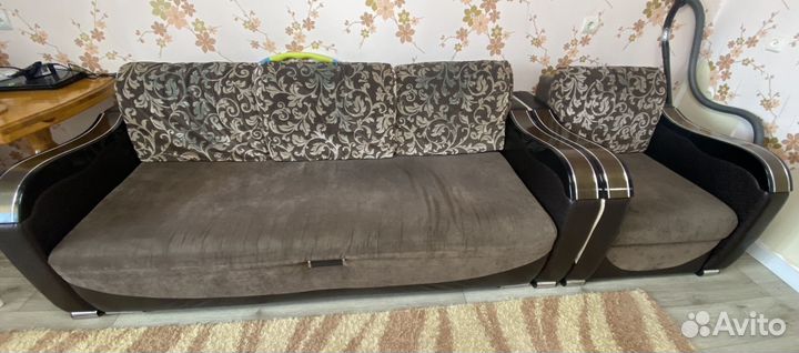 Диван с креслом