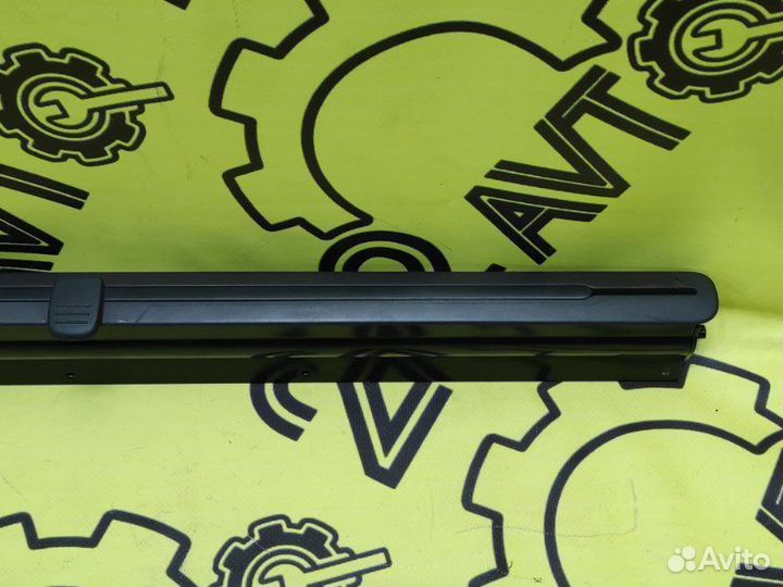 Шторка задняя правая Volkswagen Touareg 7L AXQ