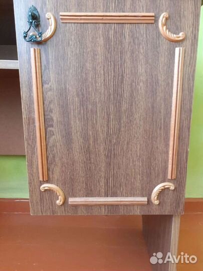 Письменный стол