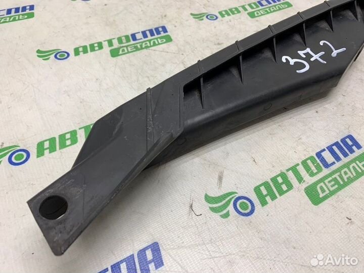 Кронштейн бампера передний правый Skoda Octavia A5