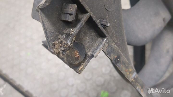 Вентилятор радиатора Volkswagen Polo