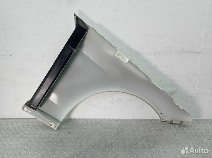Б/У Б/У Крыло левое потертости 2128800118