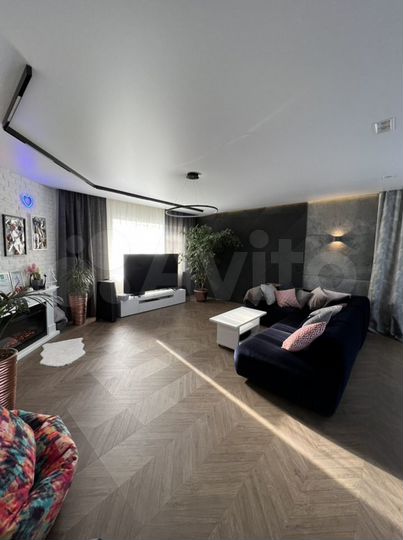 Дом 220 м² на участке 10 сот.