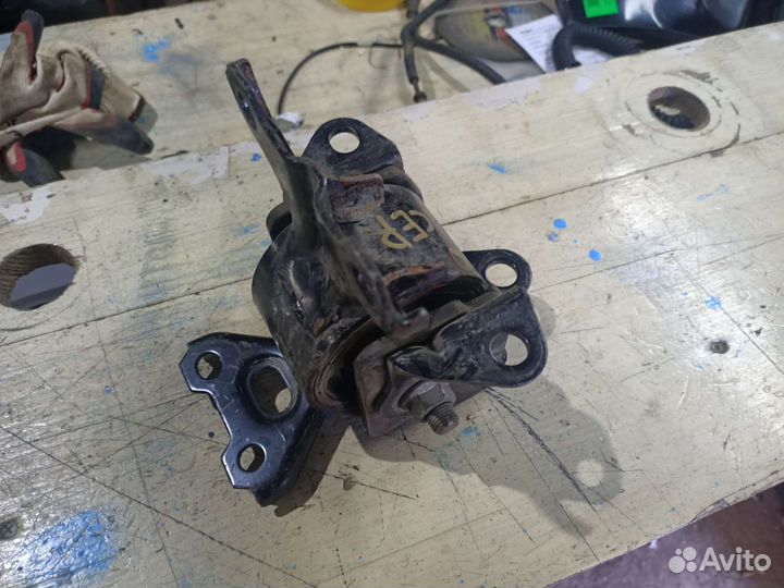 Опора двигателя Mitsubishi Lancer 10