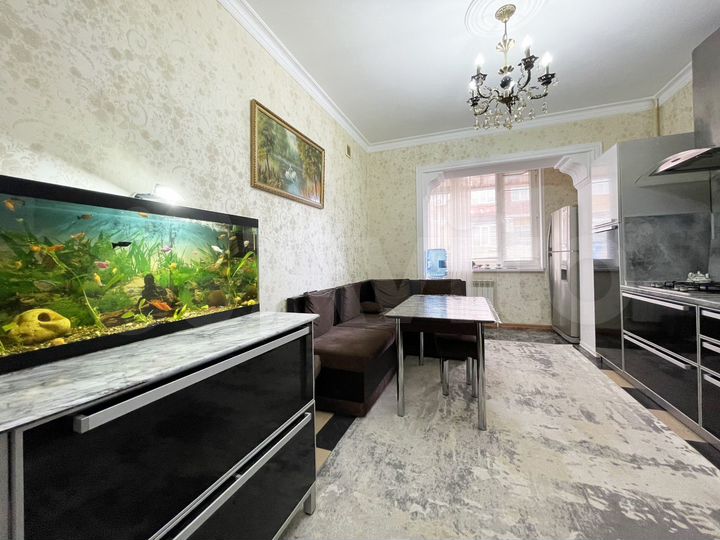 3-к. квартира, 82 м², 1/5 эт.