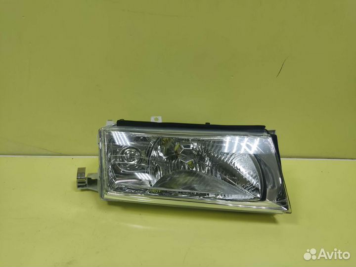 Фара Skoda Octavia Tour передняя правая