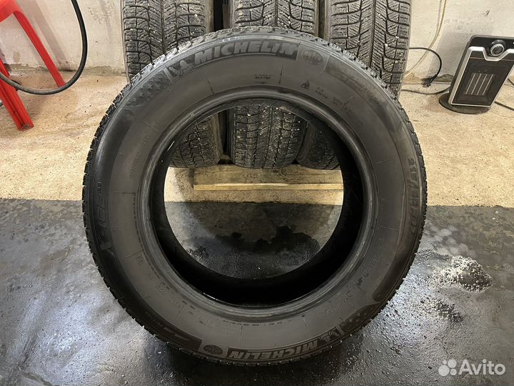 Michelin X-Ice XI3 215/65 R17 99T