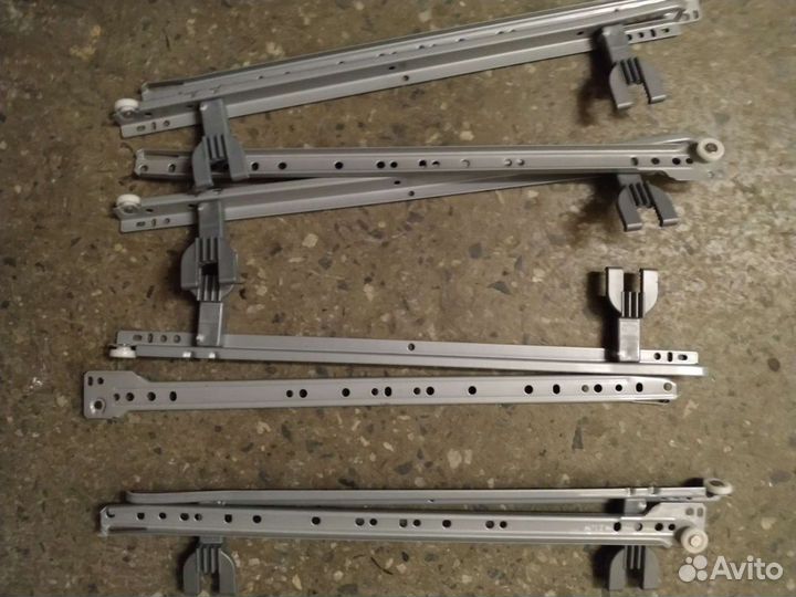 Напрявляющие для ящиков или корзин