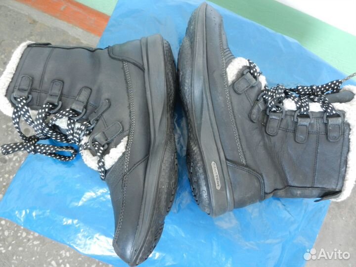 Ботинки женские Reebok,б/у,верх-натурал.,37 разм