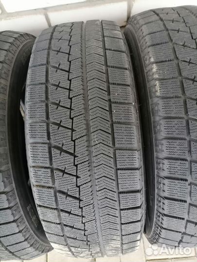 Bridgestone Blizzak VRX 215/65 R16