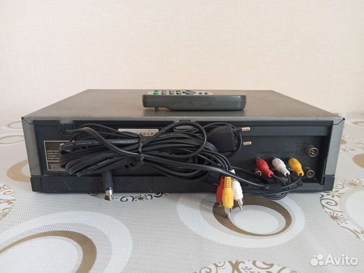 Видеомагнитофон LG BH762W