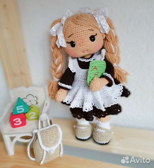 Кукла вязаная ручной работы