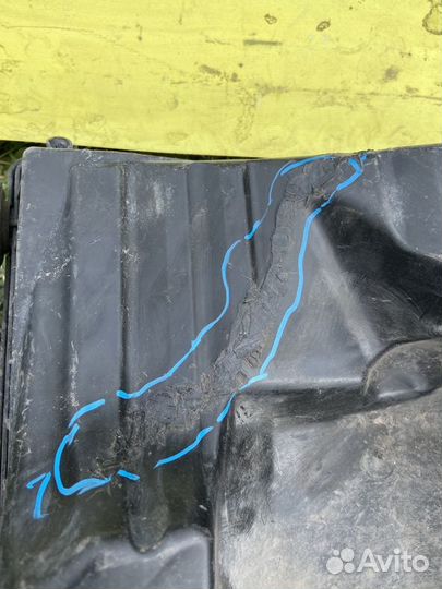 Корпус воздушного фильтра Opel Zafira B