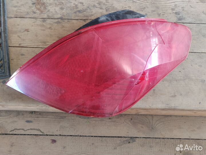 Фонарь задний правый Peugeot 308