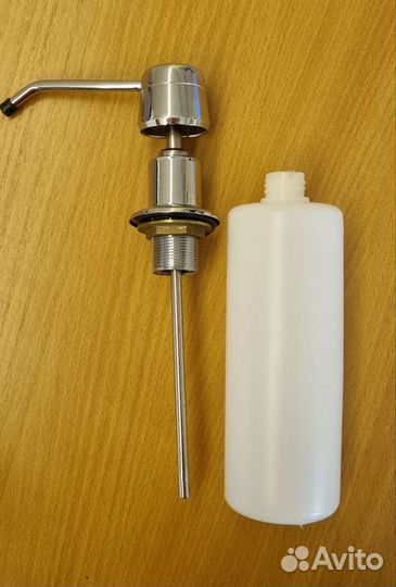 Дозатор для моющего средства на кухонную раковину
