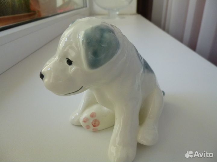 Фарфоровая статуэтка 