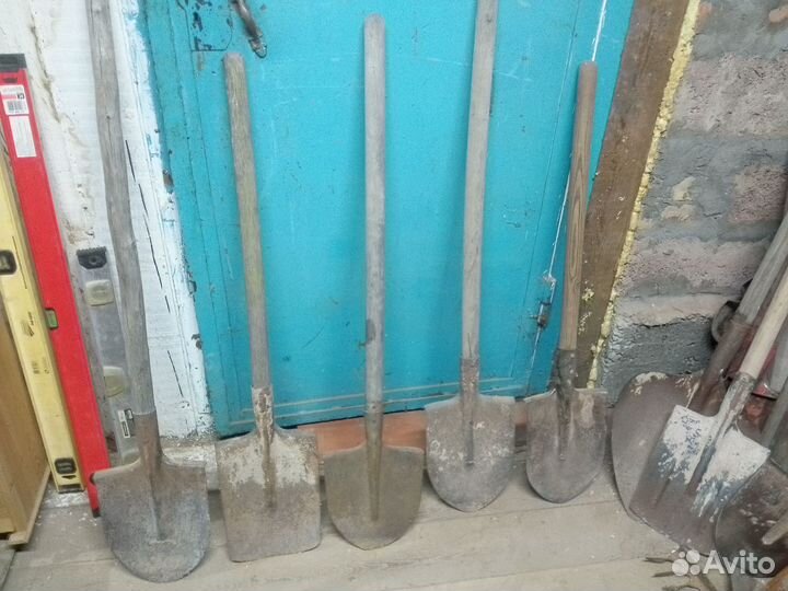 Лопаты штыковые с черенками б/у