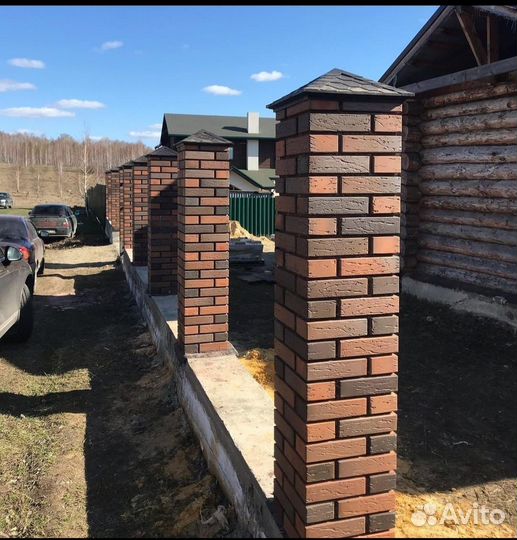 Колпак полимерный для забора из кирпича или блока