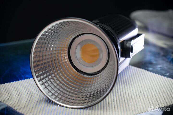 Осветитель светодиодный Godox VL300II