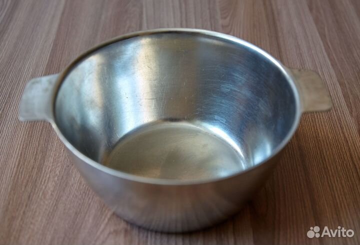 Кухонные принадлежности и посуда