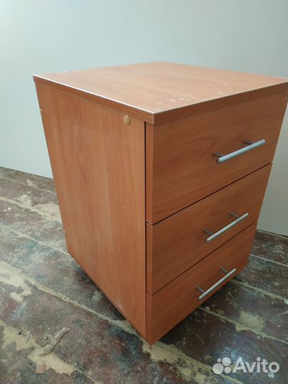 Тумба подкатная (новая)