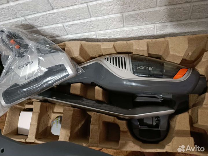 Вертикальный беспроводной пылесос