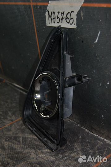 Накладка фары противотуманной правой - Toyota RAV4