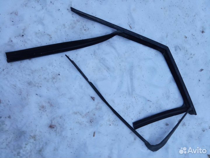 Уплотнитель стекла Skoda Yeti