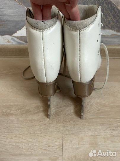 Фигурные коньки edea 235