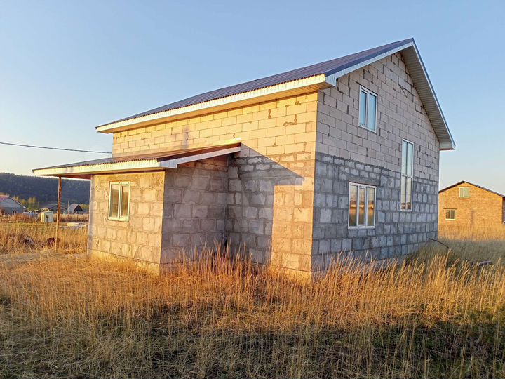 Дом 180 м² на участке 15 сот.