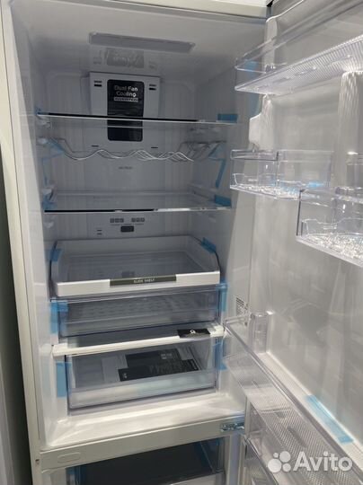 Холодильники Hitachi 410
