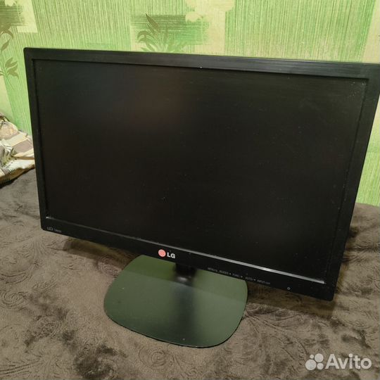Монитор LG 19M35A