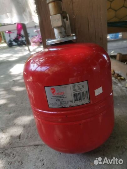 Группа подключения и мембранный бак для систем