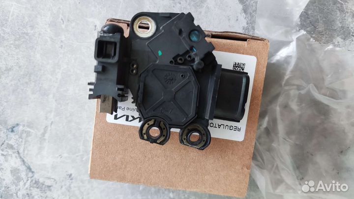 Реле-регулятор генератора 373702A400 Hyundai-KIA