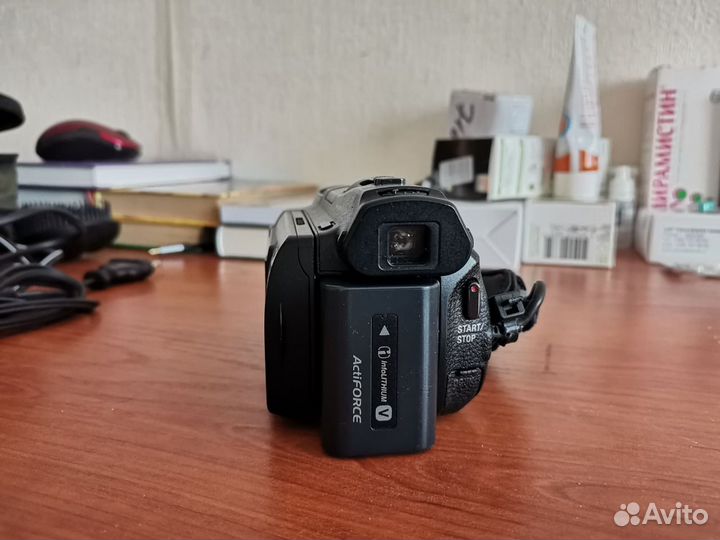 Цифровая видеокамера sony HDR–PJ650E