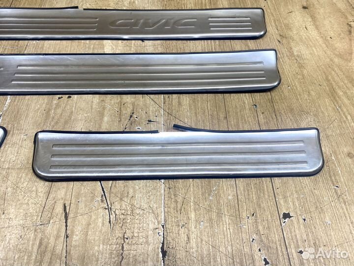 Накладки на пороги хром Honda Civic Ek3