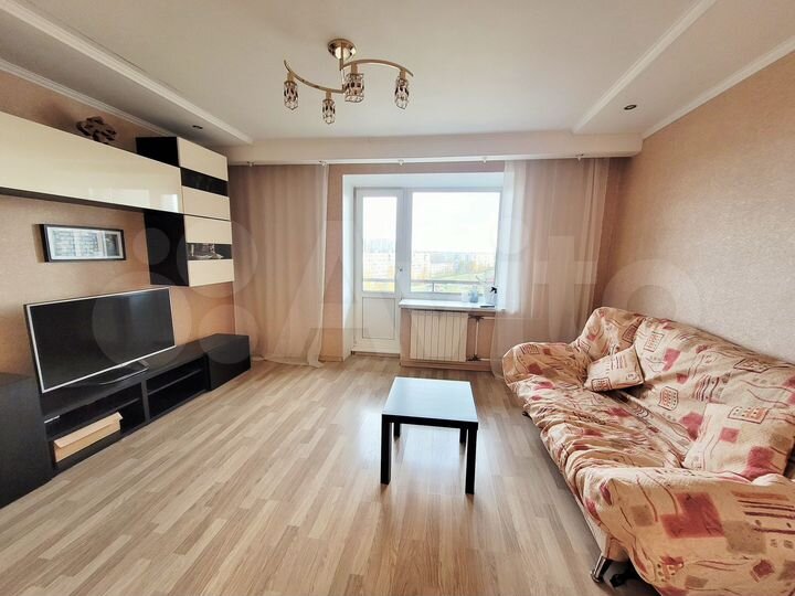 2-к. квартира, 50 м², 10/14 эт.