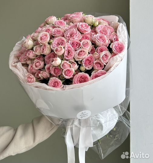 Роскошь кустовых роз