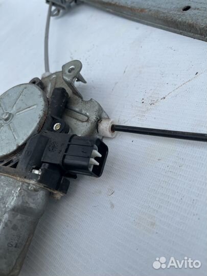 Стеклоподъемник с моторчиком