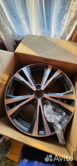 Диск литой Qashqai/Xtrail r18 оригинал