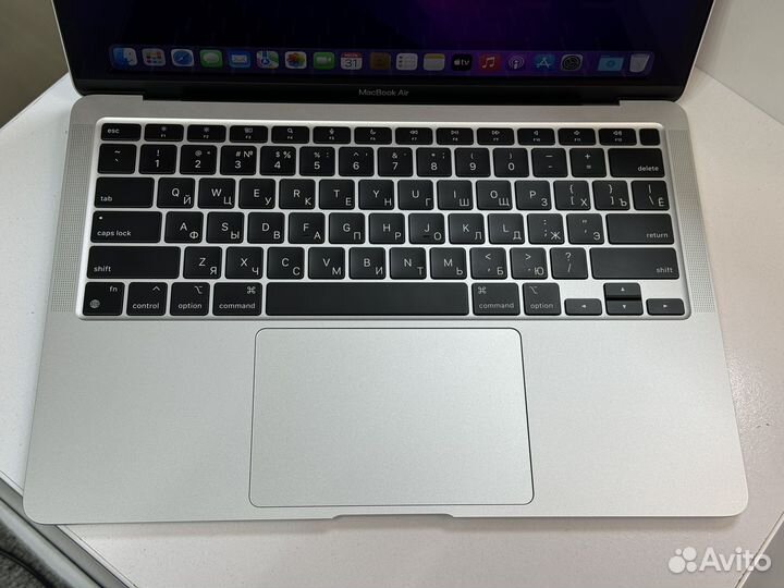 Apple MacBook Air 2020 M1 8/256Gb Silver АКБ 98%