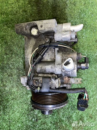 Компрессор кондиционера 6G72 Mitsubishi Diamante M