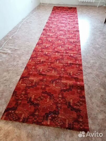 Красная ковровая дорожка б/у