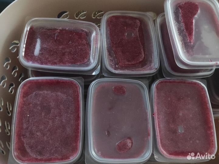 Земляника, грибы сушёные, яблоки сушёные