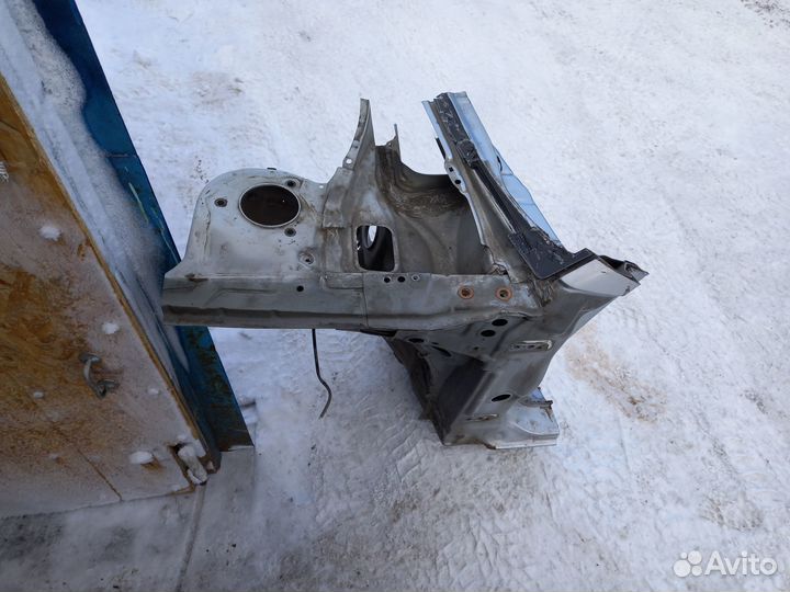 Тойота Карина st215 лонжерон передний правый