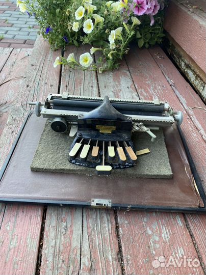 Печатная машинка Брайля Karl Neubert 1902