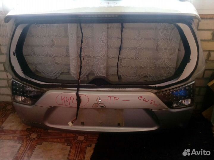 Дверь багажника mitsubishi outlander xl