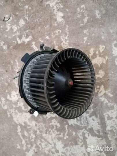 Моторчик печки на Пежо 206