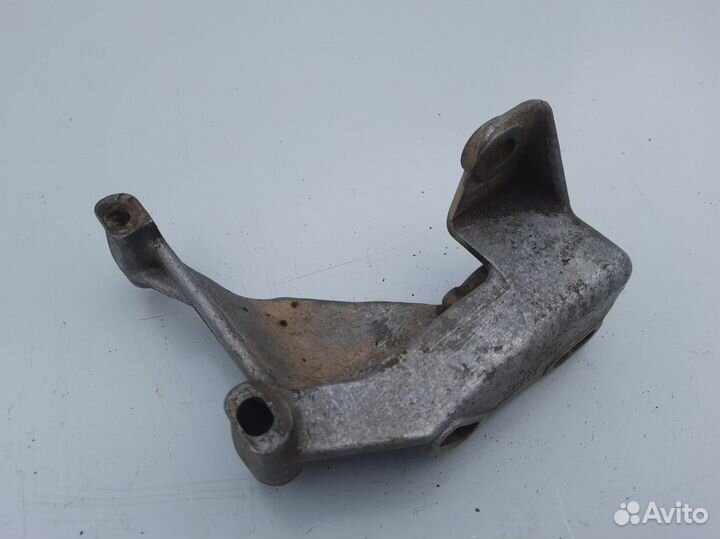 Кронштейн гидроусилителя Audi 80 B4